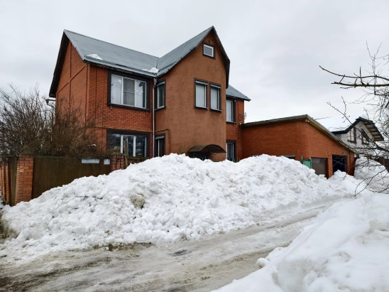 ? Дом в начале Маклино |3 уровня